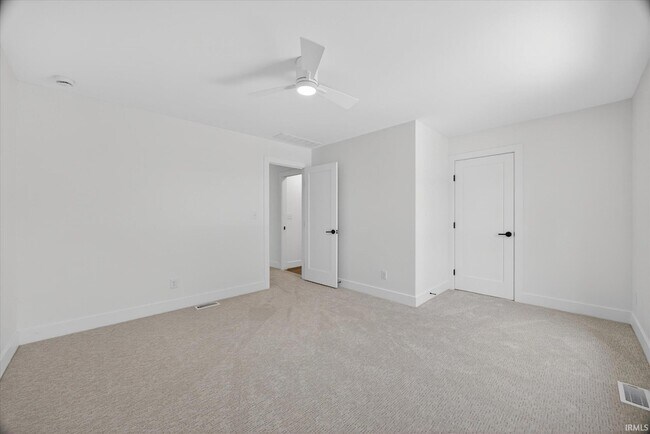 Building Photo - 4620 S Woodbine Dr
