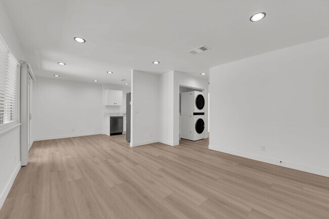 Building Photo - 3100 Chadford Pl