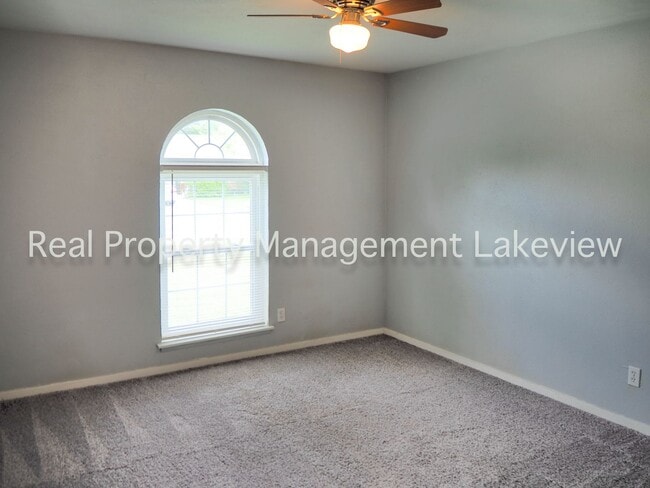 Building Photo - 534 Oldbridge Dr