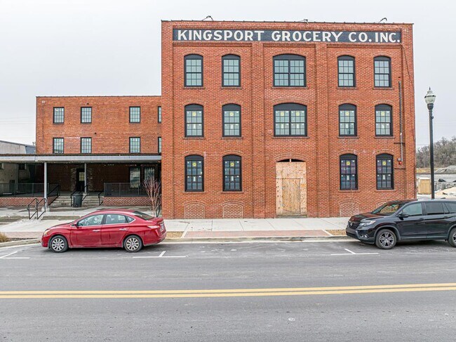 Building Photo - 453 E Main St