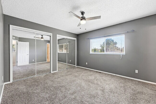 Building Photo - $2,595.95-4 Bed/ 3 Bath-Charming home in Colorado Springs with Central AC