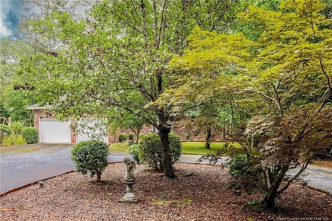 Building Photo - 789 Daphne Ln