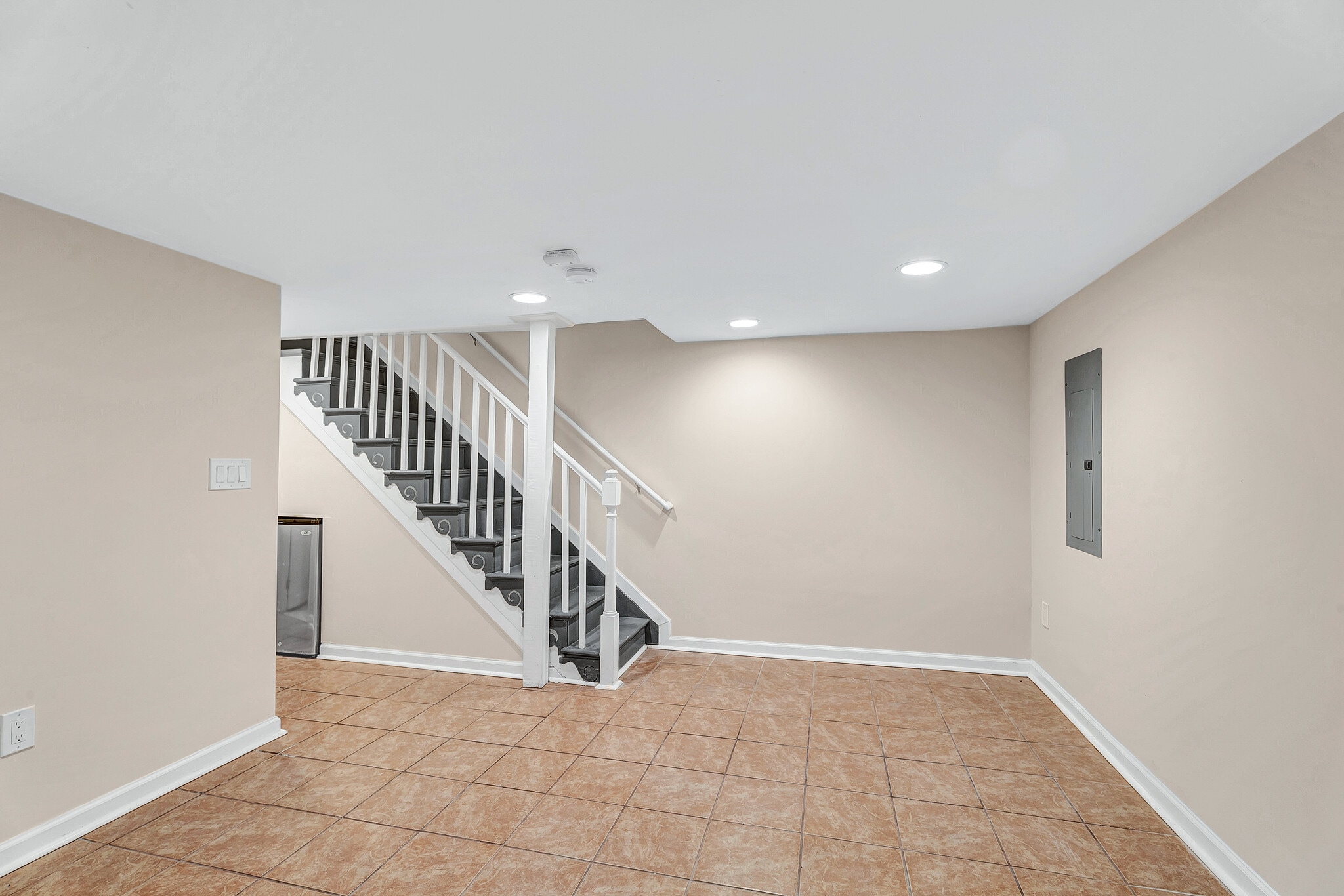 Building Photo - 1921 Bennett Pl NE