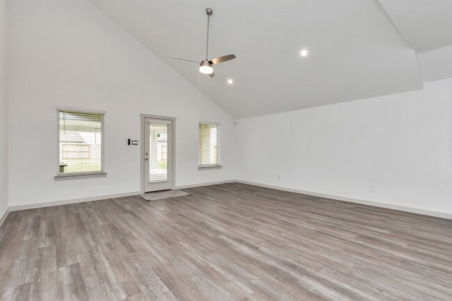 Building Photo - 1111 Pk Crst Dr