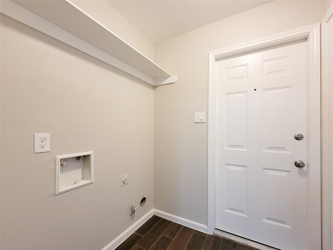 Building Photo - 5107 Prairie Creek Dr