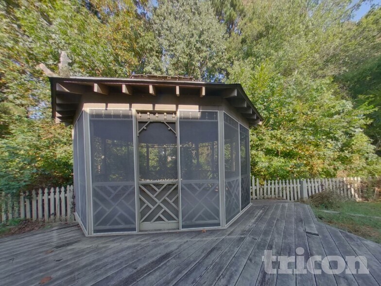 Building Photo - 1260 Wilkes Crest Dr NE