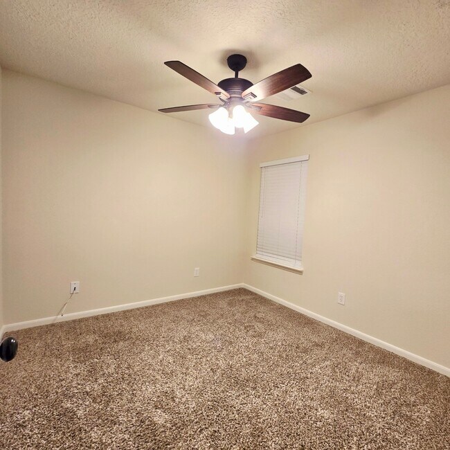 Building Photo - 22234 Orchard Dale Dr