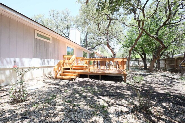 Building Photo - Updated 3 Bed / 2 Bath One-Story Home in S...