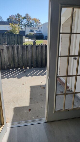 Building Photo - 2925 Carriage Row Ln