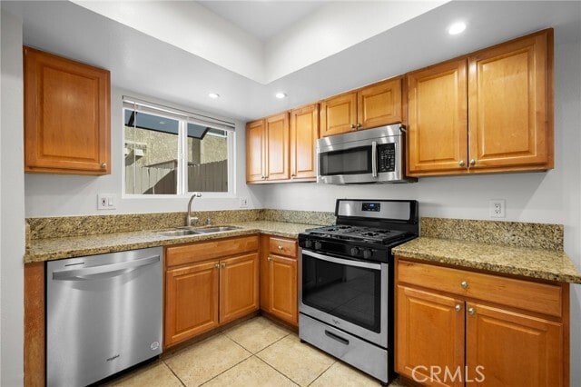 Building Photo - 10260 Plainview Ave