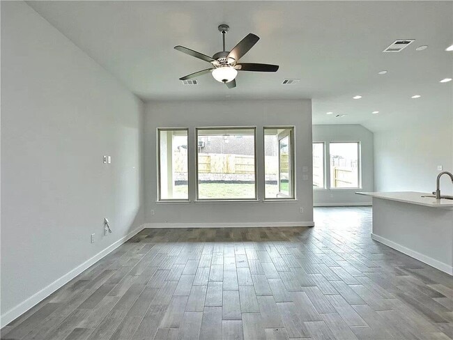 Building Photo - 129 San Domenico Cv