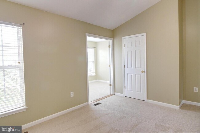 Building Photo - 160 Harpers Way
