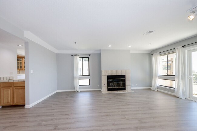 Building Photo - 432 Portofino Dr