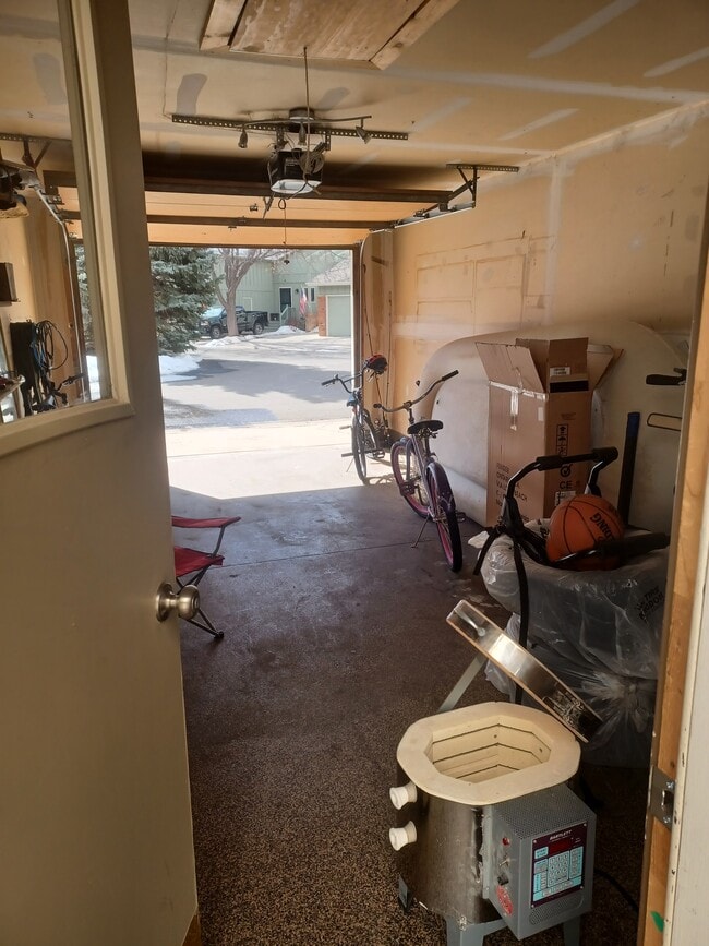 Building Photo - 3000 Regatta Ln