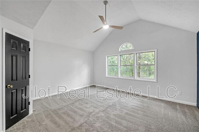 Building Photo - 63 Lakeview Ln