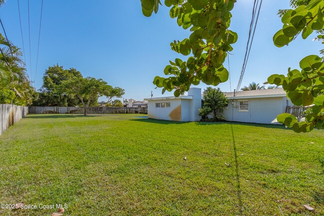 Building Photo - 460 Carissa Dr