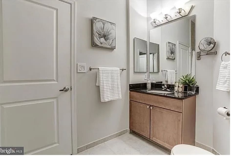 Building Photo - 309 Holland Ln