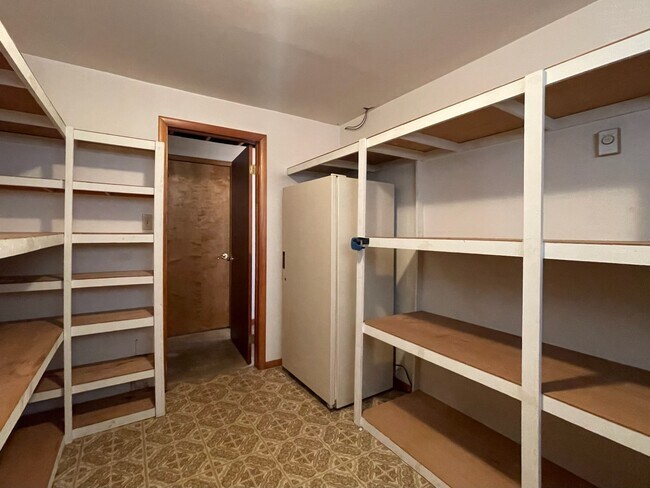 Building Photo - 4408 Circle Dr