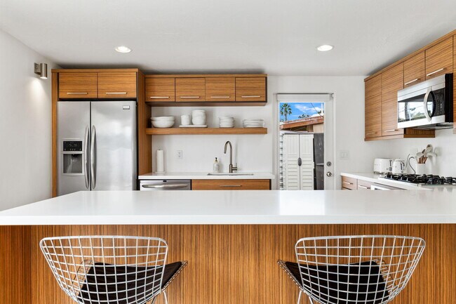 Building Photo - 45720 Abronia Trail
