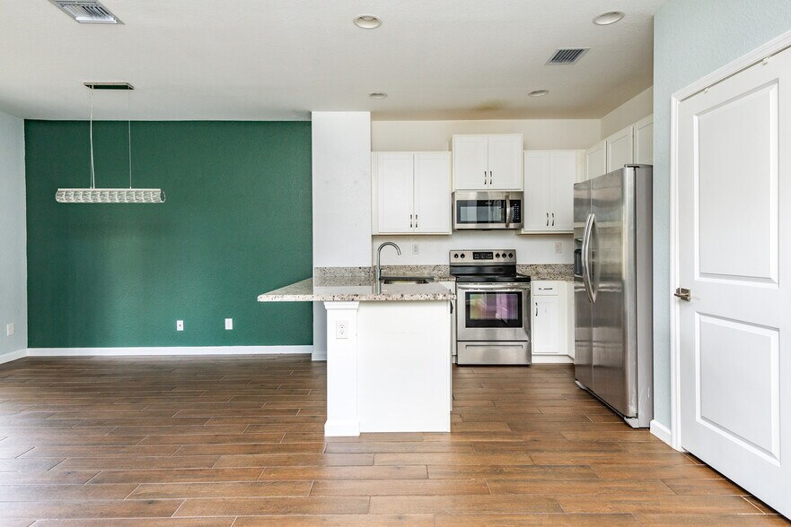 Building Photo - 1134 NW 40th Ter