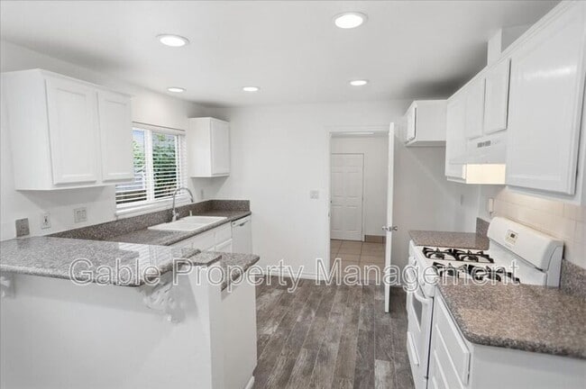 Building Photo - 22080 Alamogordo Rd