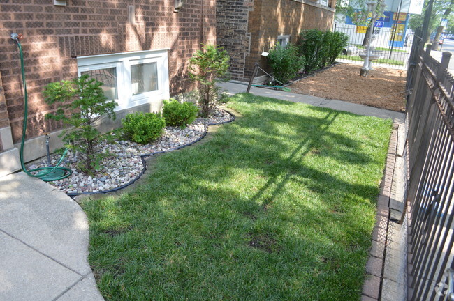 Building Photo - 4254 N Kimball Ave