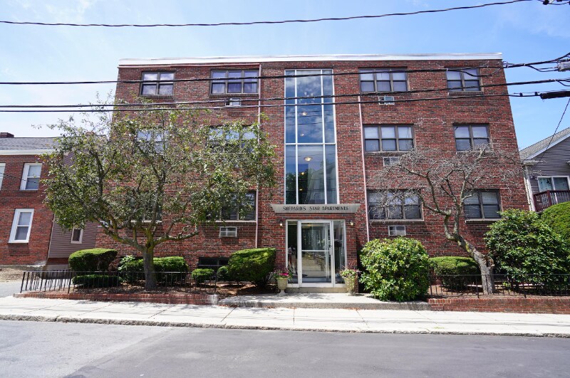 Building Photo - 39 Shepard St