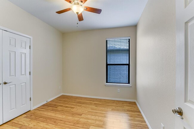 Building Photo - 2113 Golden Arrow Ave