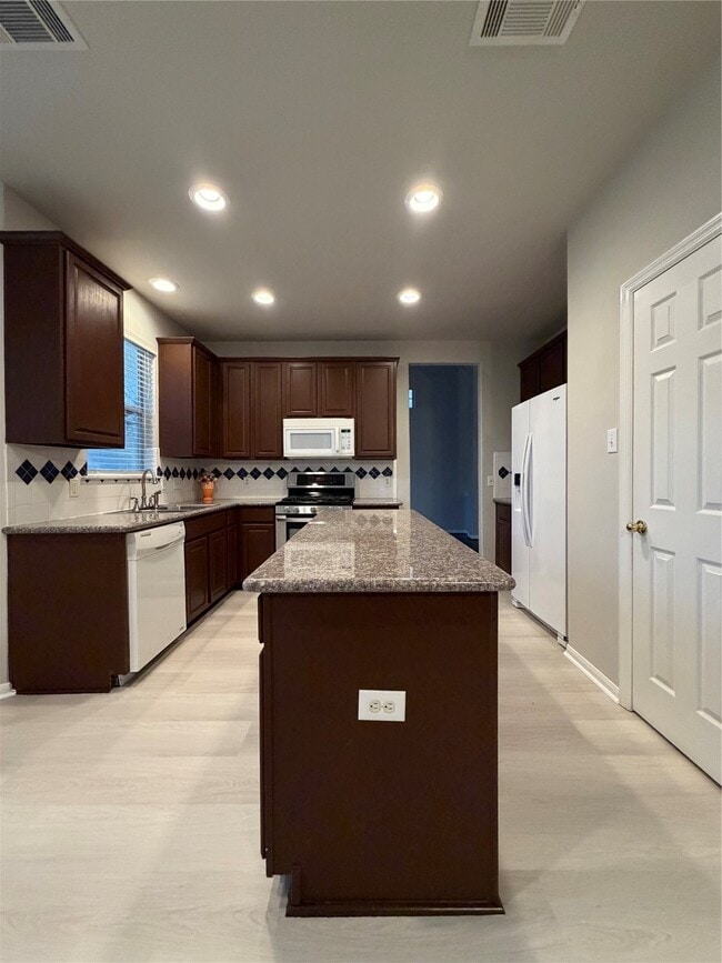 Building Photo - 2 Wintergrass Pl