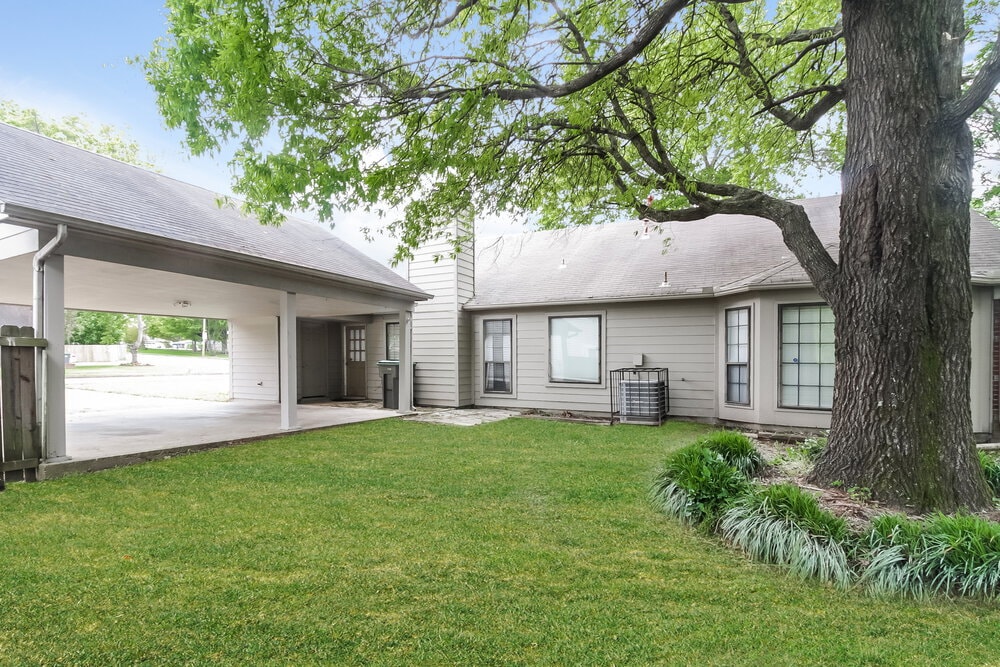 Building Photo - 6708 Henredon Dr