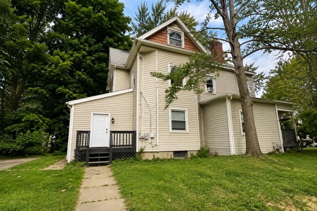 Building Photo - 505 Dawson Ave