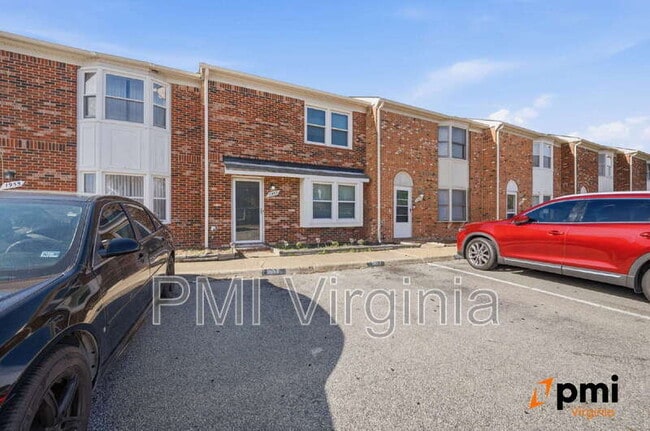 Building Photo - 1957 Darnell Dr