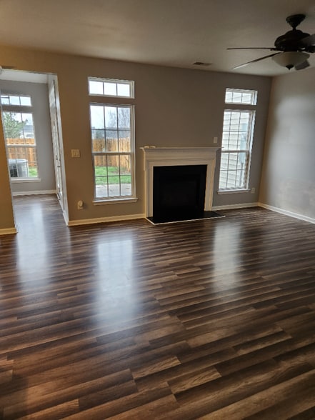 Building Photo - 4013 Holly Villa Cir