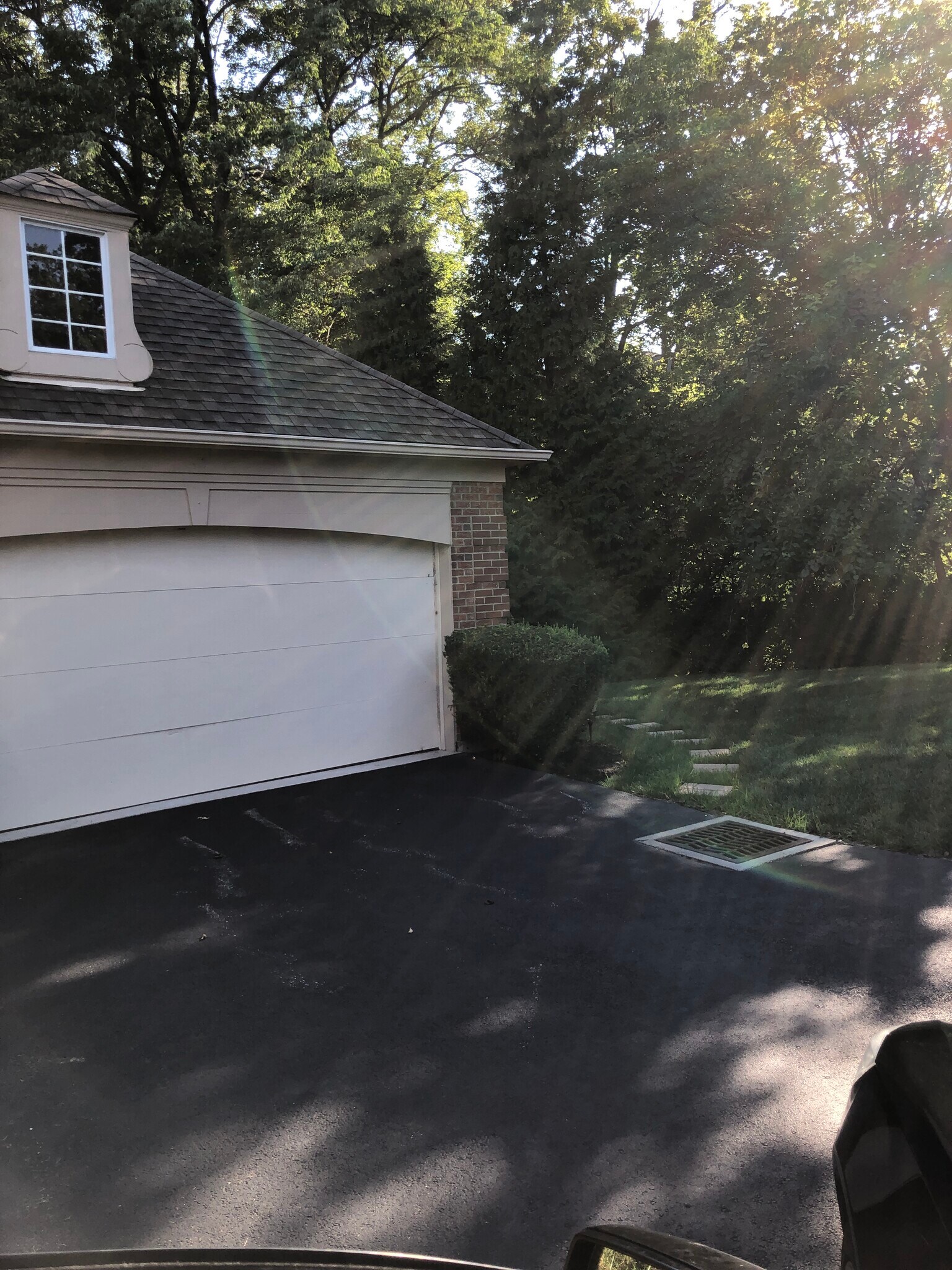 Garage attached - 11117 Jardin Pl