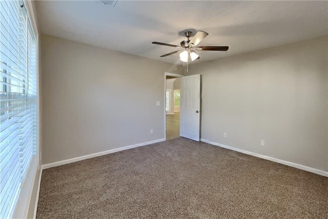 Building Photo - 7240 Coral Lake Dr