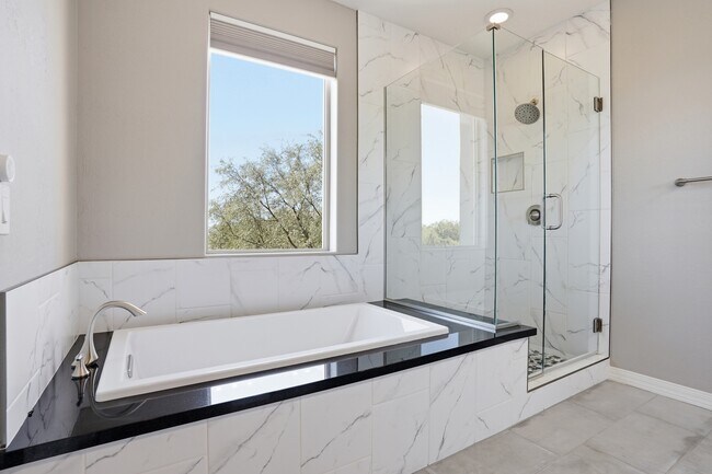 Building Photo - 7471 E Paraiso Dr