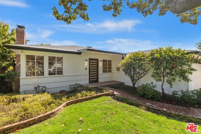 Building Photo - 3444 S Bentley Ave
