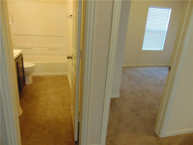 Building Photo - 124 Hollis Ln