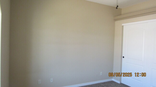 Building Photo - 3 bedroom 2 bathroom 2 car garage + 60FT R...