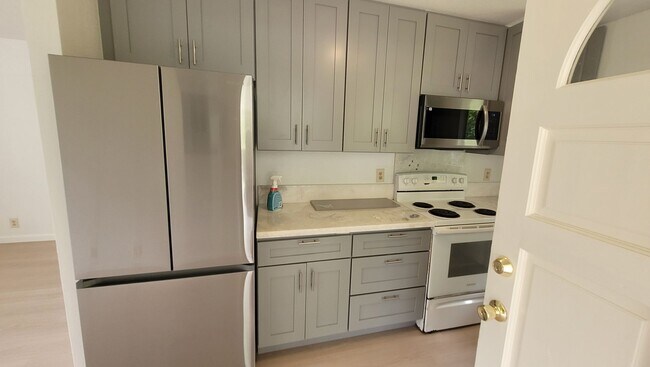 Building Photo - Bright Remodeled 3BR Home – Move-In Ready Now w/ Fenced Yard + Garage