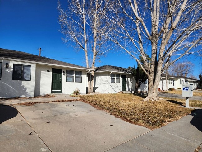 Building Photo - 1421 Anita St