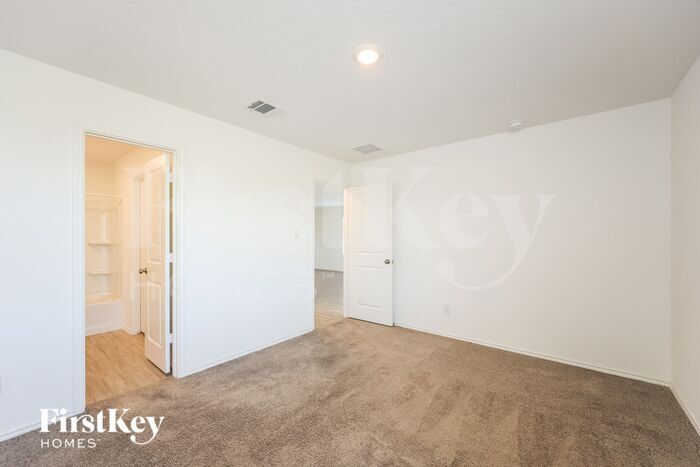 Building Photo - 1347 White Willow