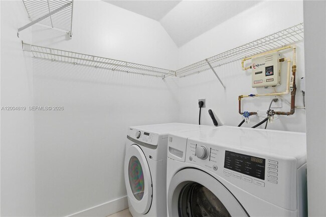 Building Photo - 3725 SW 153rd Ct