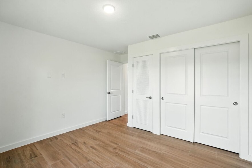 Building Photo - 2707 34th St SW