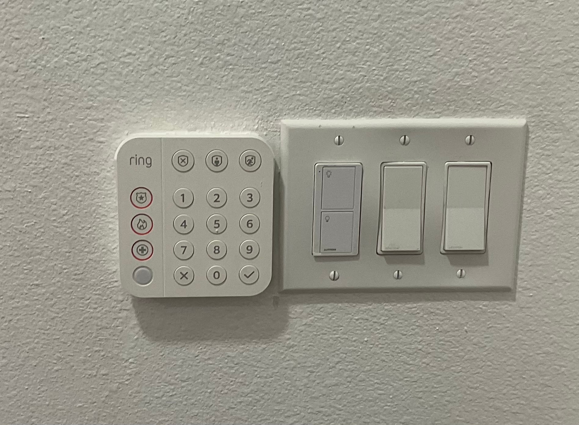 Building Photo - 1227 E 7th St