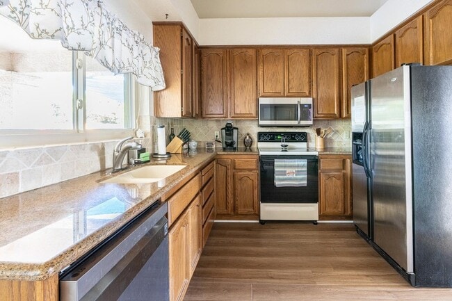 Building Photo - 2434 W Lompoc Ave