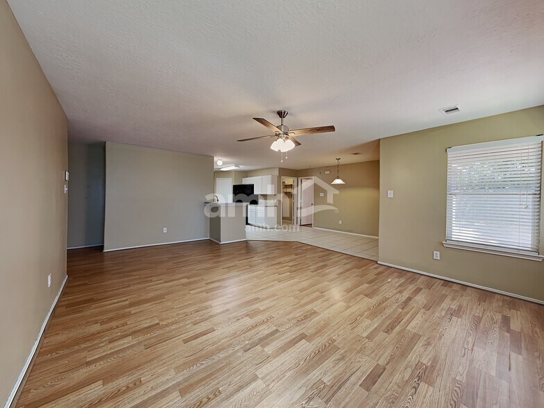 Building Photo - 9726 Gulfstream Dr