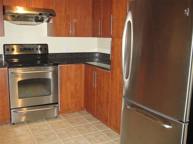 Building Photo - 54 Rainey St