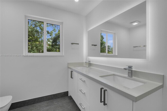 Building Photo - 6498 NW 113th Pl
