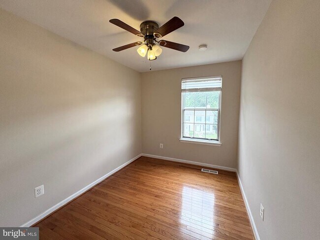 Building Photo - 7653 Stana Ct